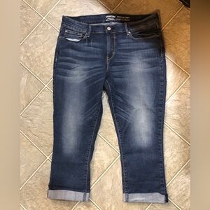 EUC Women’s Levi’s Modern Capri